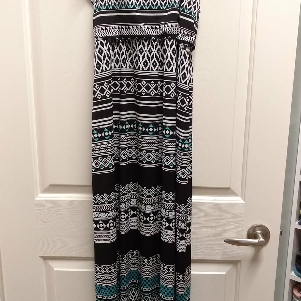 Dress - Picture 3 of 3